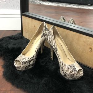 Enzo Angiolini Snake Skin Pumps 🌸SZ 4🌸